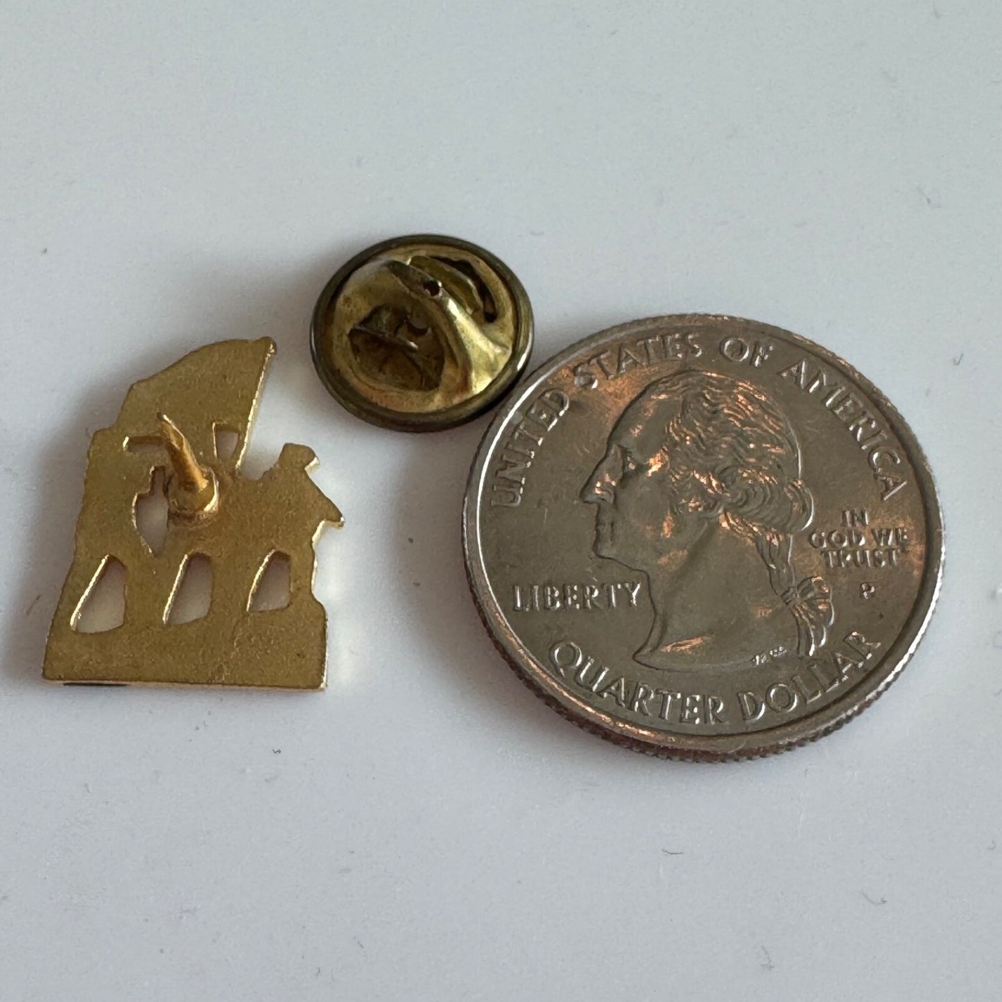 Vintage 1776-1976 Bicentennial Fife and Drummers Lapel Pin Drum