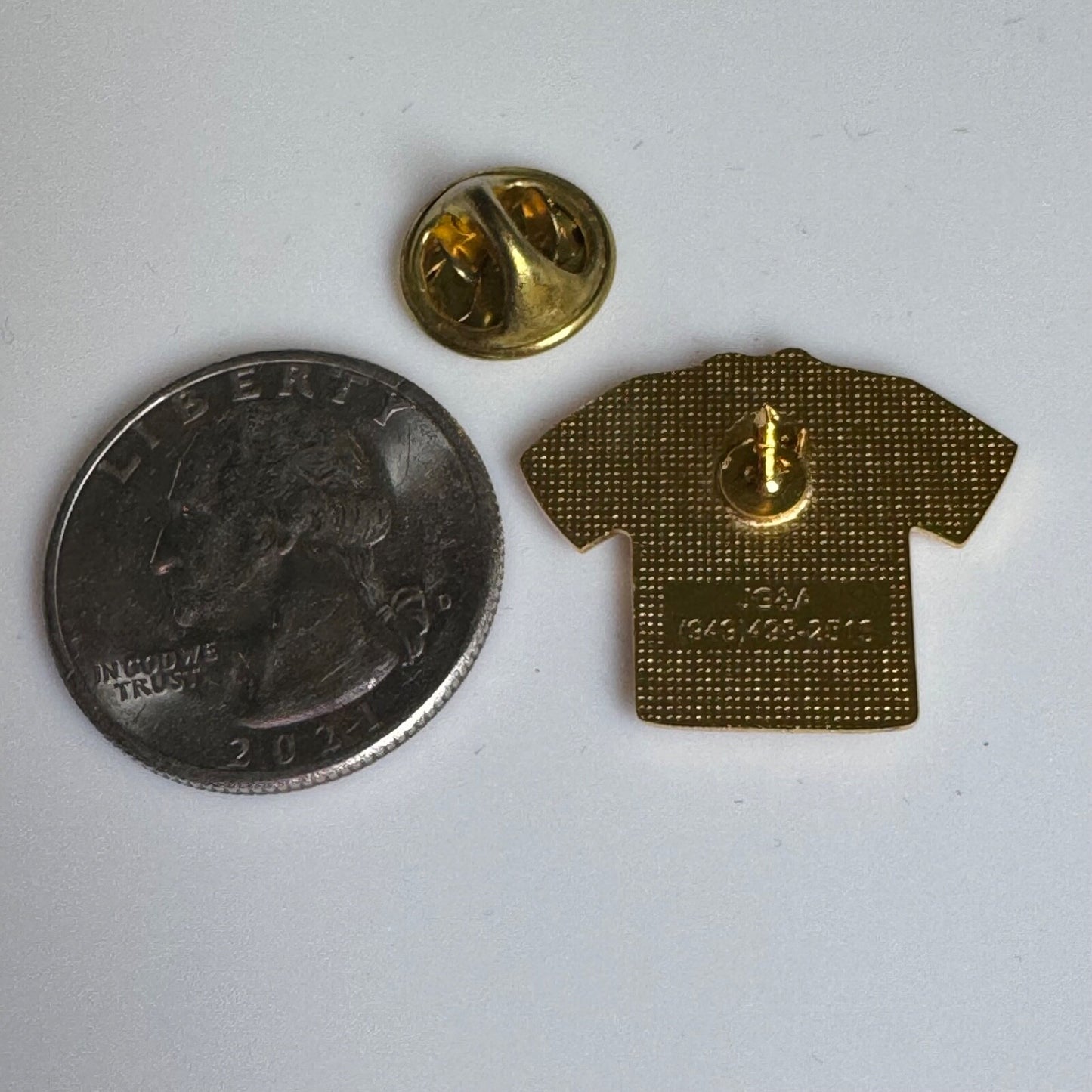 Vintage USPS Pro Cycling Team Yellow Jersey Tour de France Lapel Pin