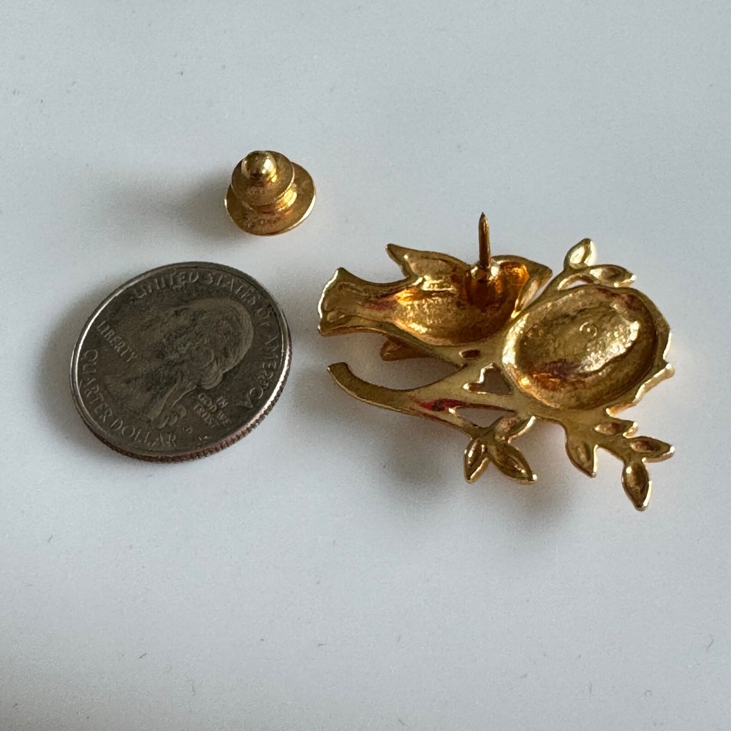 Vintage Avon Mothers Nest Bird Faux Pearl Gold Tone Pin 1991 Three Eggs