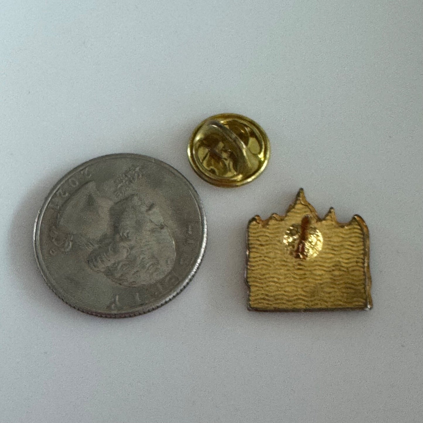 Vtg San Pietro Italy Lapel Pin Gold Tone Souvenir Tourist St. Peter's Basilica