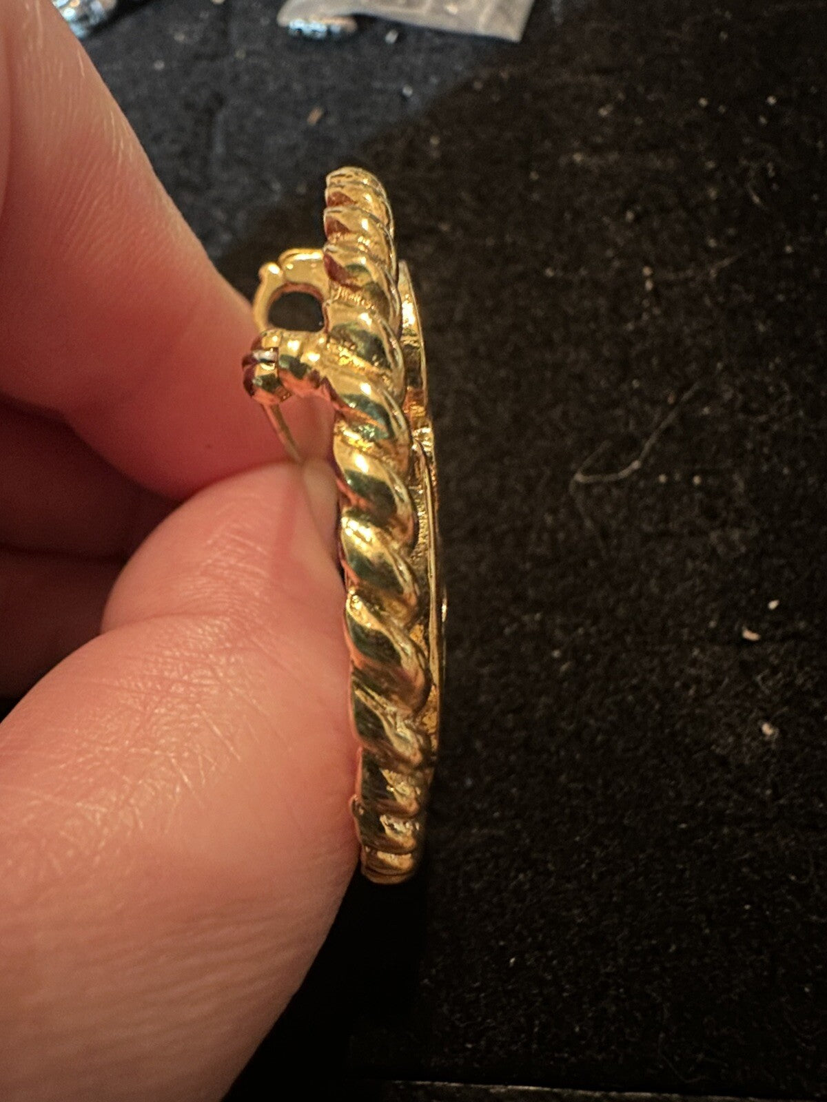 1991 MIMI DI N Signed Monogram Circle Brooch Pin Pendant Gold-tone