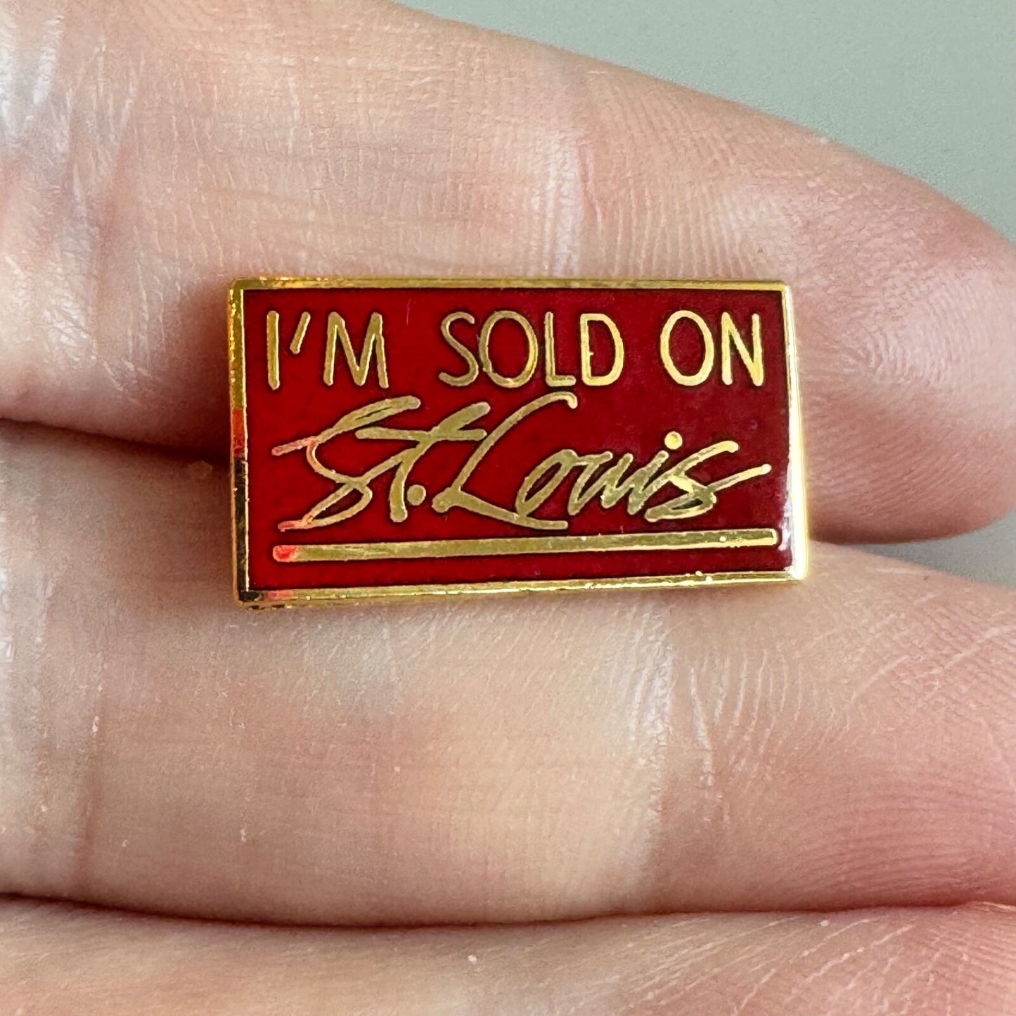 Vintage I’m Sold on St. Louis Pin – Retro Tourism Souvenir Tourist