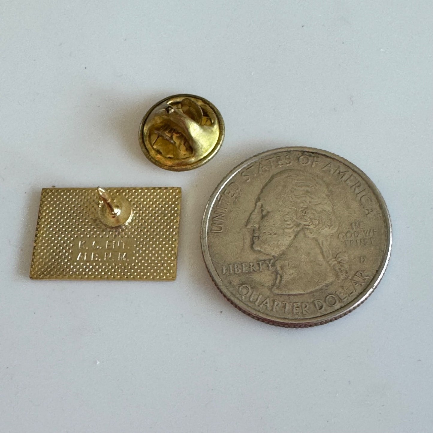 Vintage New Mexico Flag Pin Tie Tack – Zia Symbol Yellow Enamel Badge