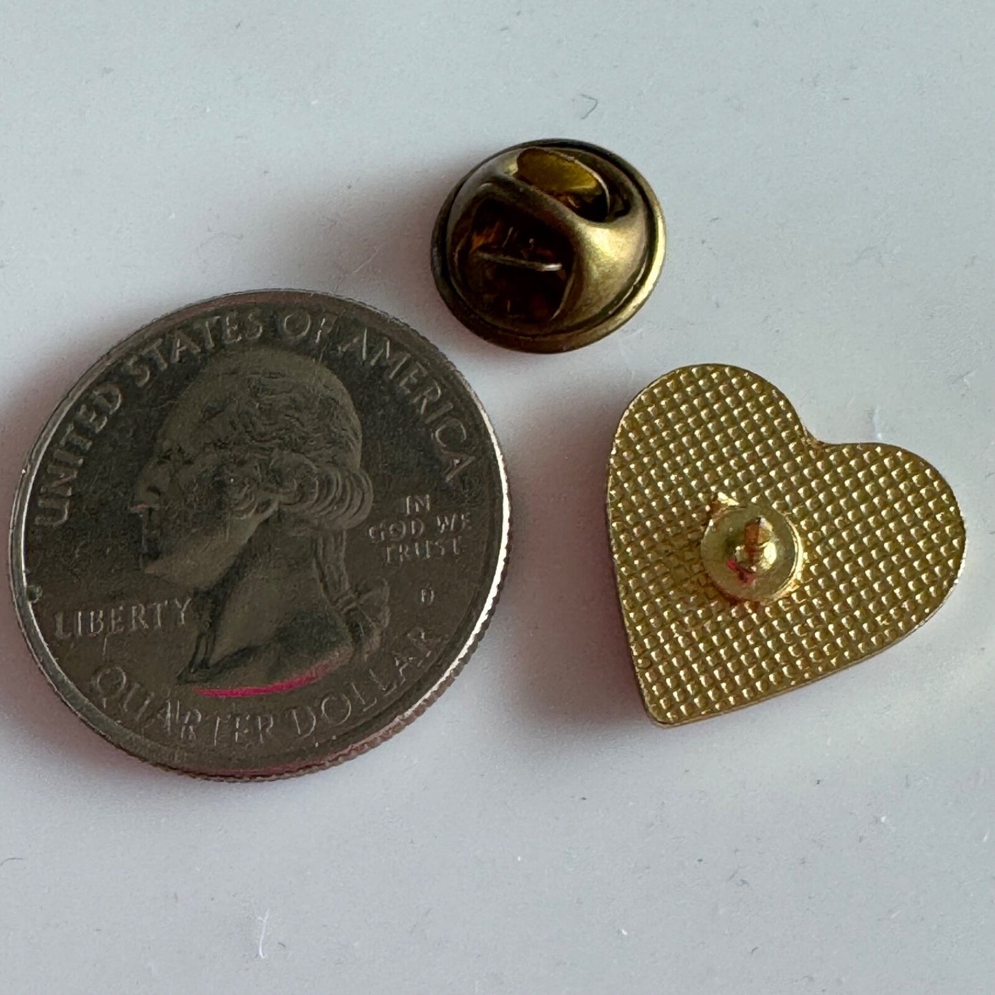 Vintage Red Enamel Heart Pin – Gold Tone Valentine Love Brooch
