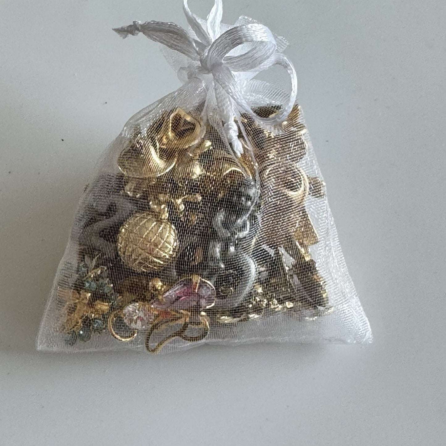 Sachet of Guardian Angels Cherubs Pins Lot 20 Vintage Mystery Bag Blessings