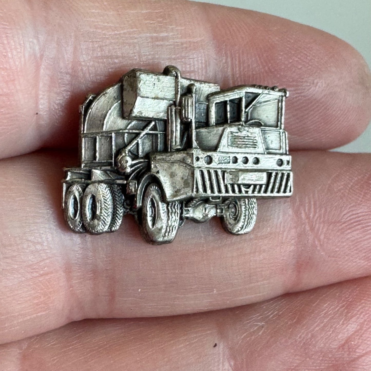 Vtg Cement Mixer Truck Silver Tone 3D Lapel Pin Pewter Tone