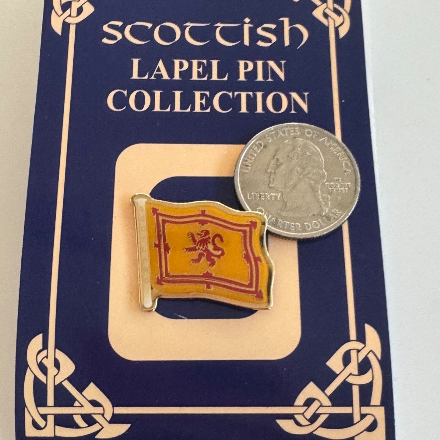 Vintage Scottish Flag Lion Rampant Souvenir Tourist Lapel Pin New on Card