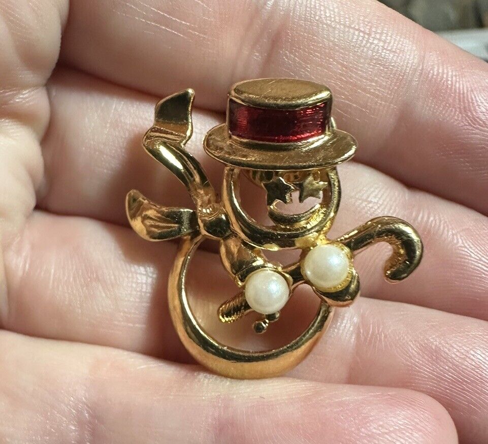 Vintage Avon Snowman Christmas Tack Pin Brooch Gold Tone Faux Pearl