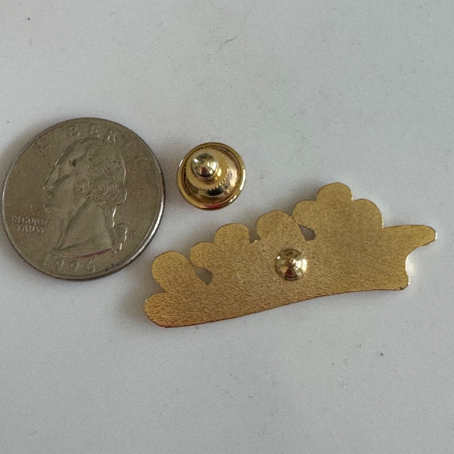 Xixi University Lapel Pin Gold Tone
