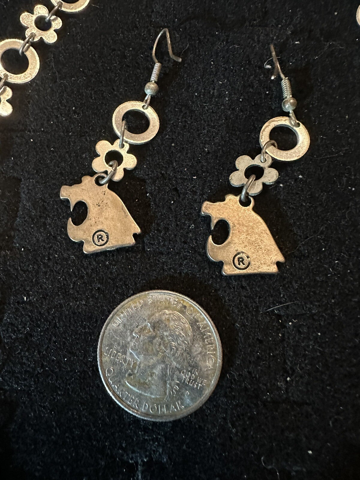 Vintage Washington State Cougars 19” Necklace and Earrings Silver Tone Flowers