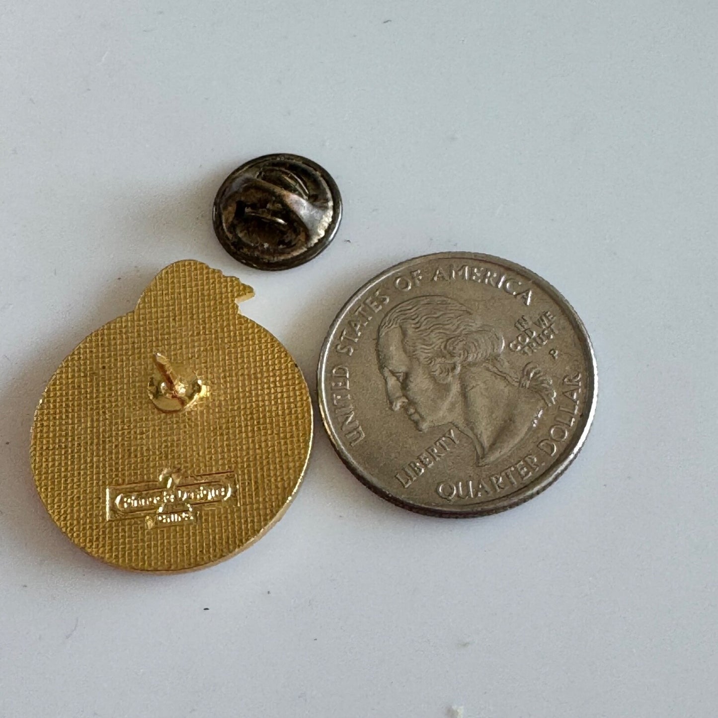 Vtg Yellowstone “The World’s First” National Park Pin – Old Faithful Souvenir
