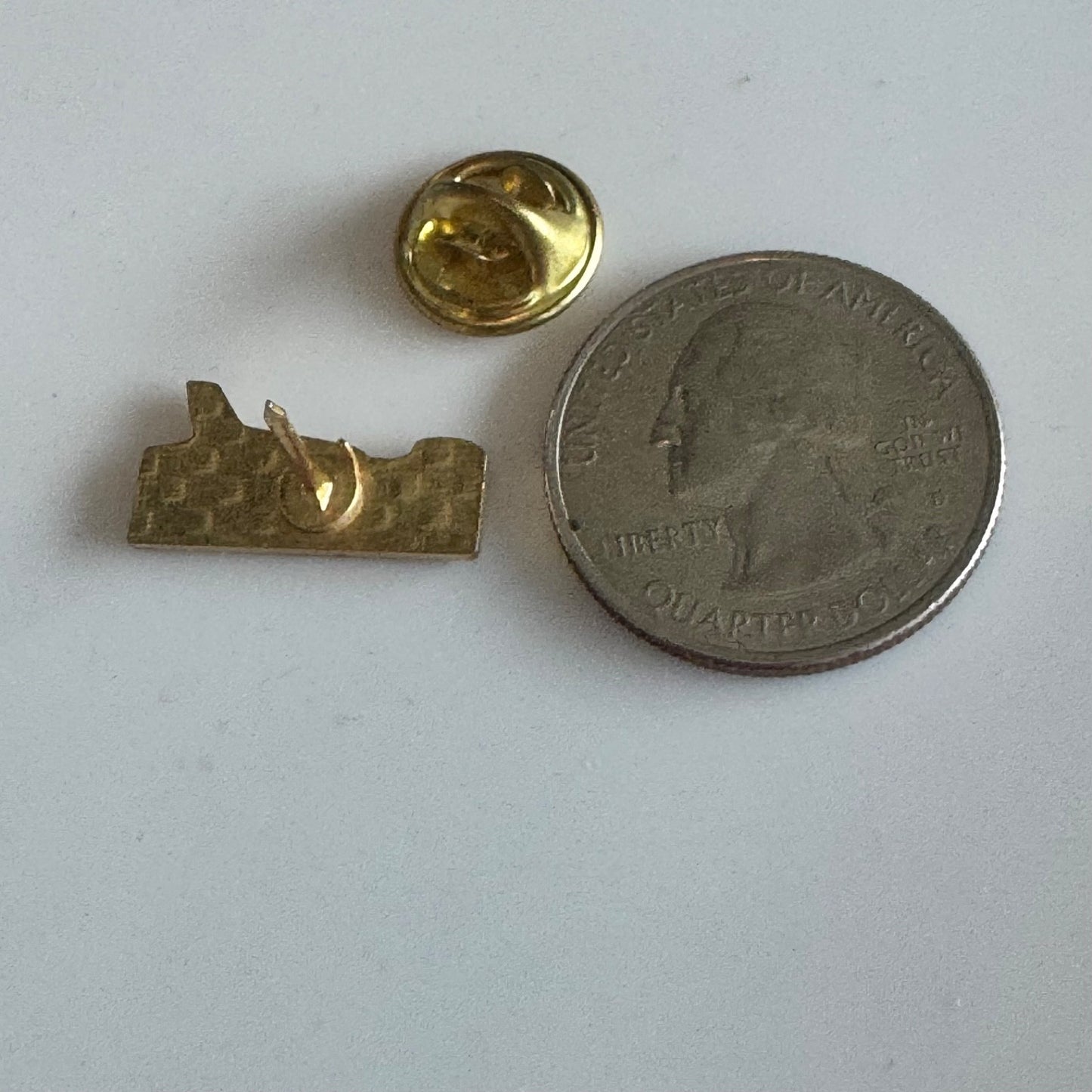Vtg AirEvac Aircraft Gold Enamel Lapel Pin Fixed Wing Medical Transport Rescue