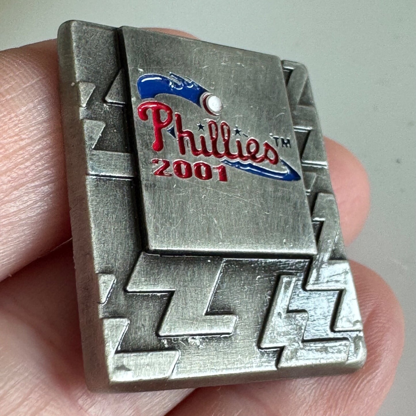 Vtg Philadelphia Phillies 2001 Pin – Brushed Metal MLB Square Badge Pewter Look