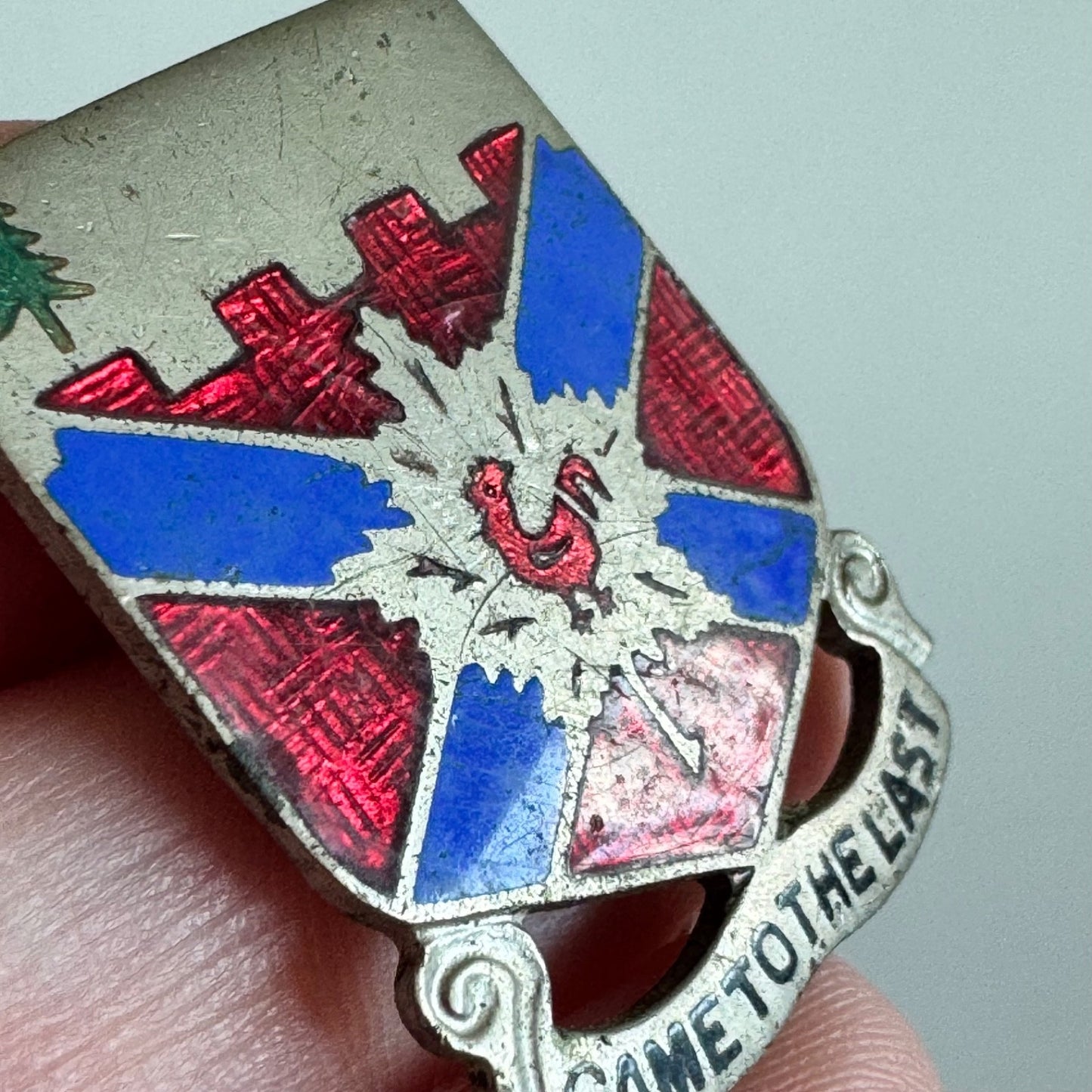 WW2 US ARMY MILITARY 243RD COAST ARTILLERY DI DUI CREST SCREW BACK PIN BADGE