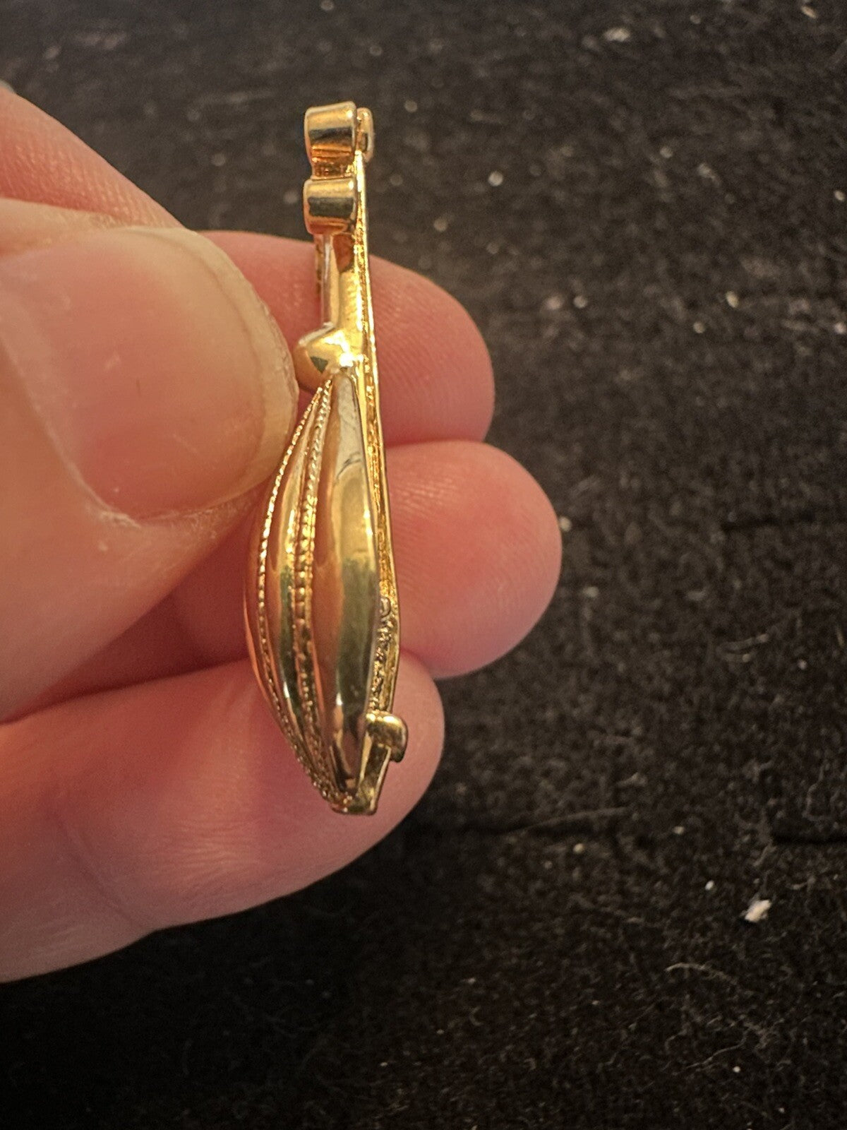 Unsigned Vintage Avon Mandolin Musician Tack Pin Gold Tone & Rhinestones
