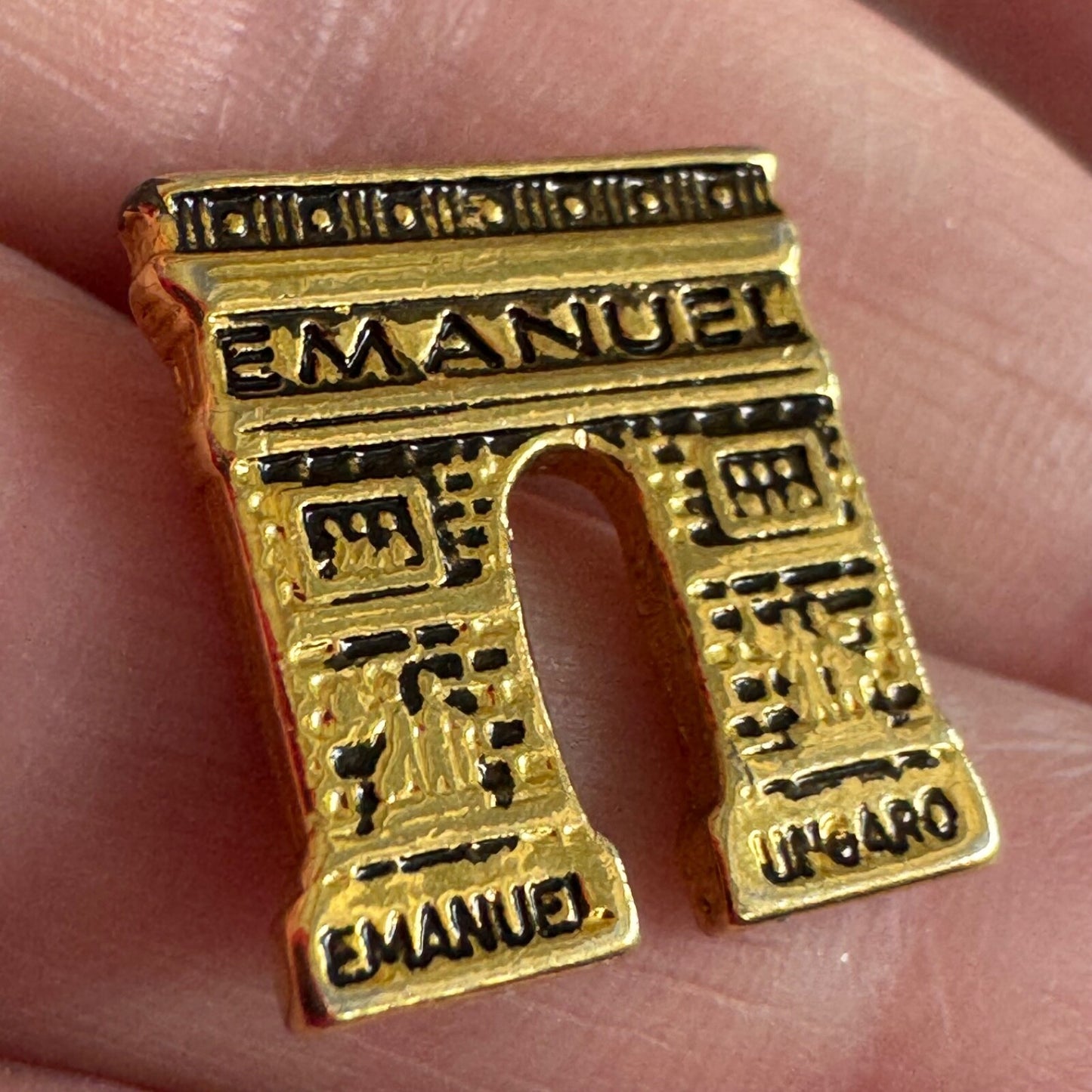 Vintage Gold Tone Emanuel Ungaro ARC DE TRIOMPHE Lapel Pin Tie Tack