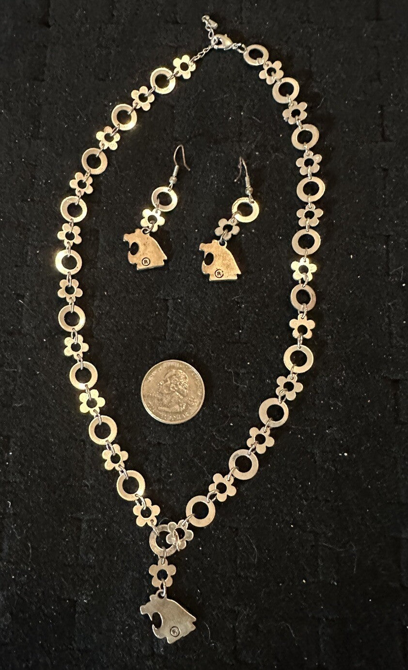 Vintage Washington State Cougars 19” Necklace and Earrings Silver Tone Flowers