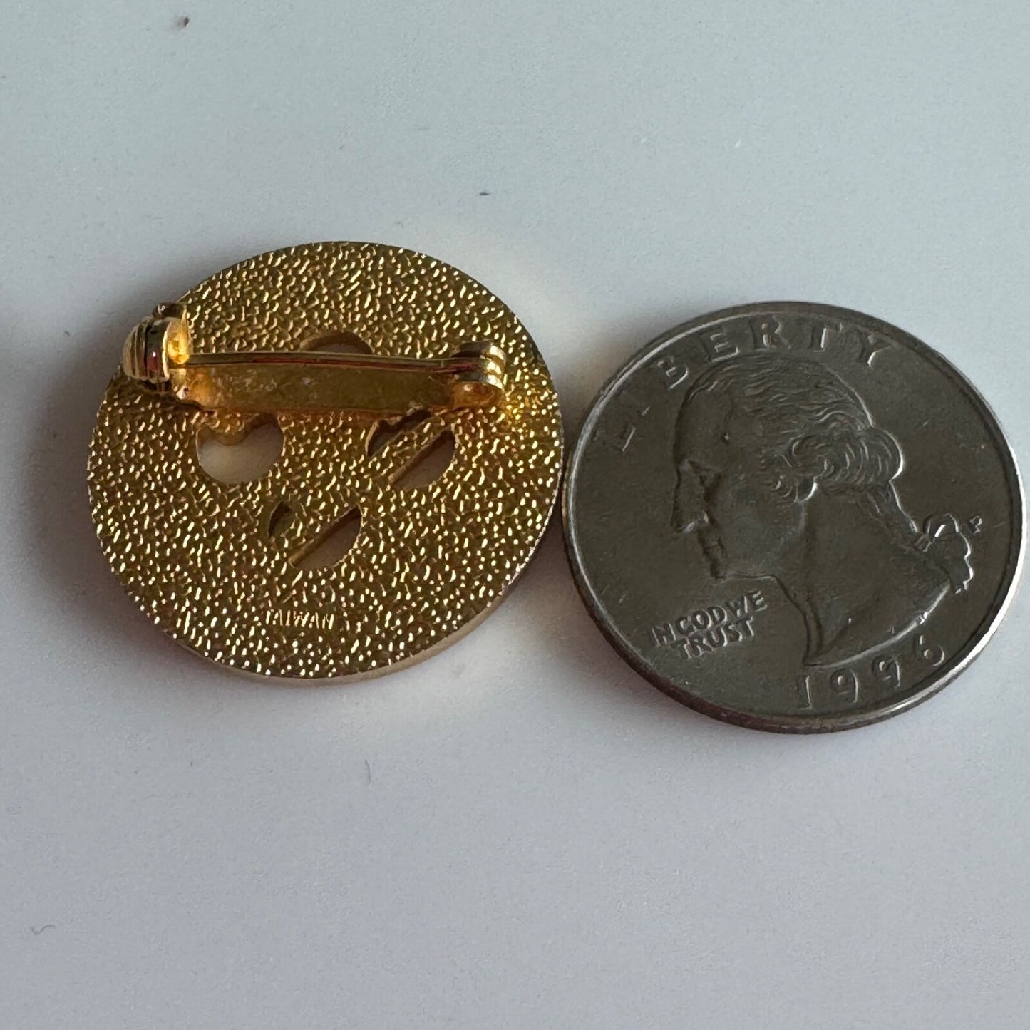 Vintage Molson World Downhill Whistler Mountain Canada Gold Tone Lapel Pin Ski