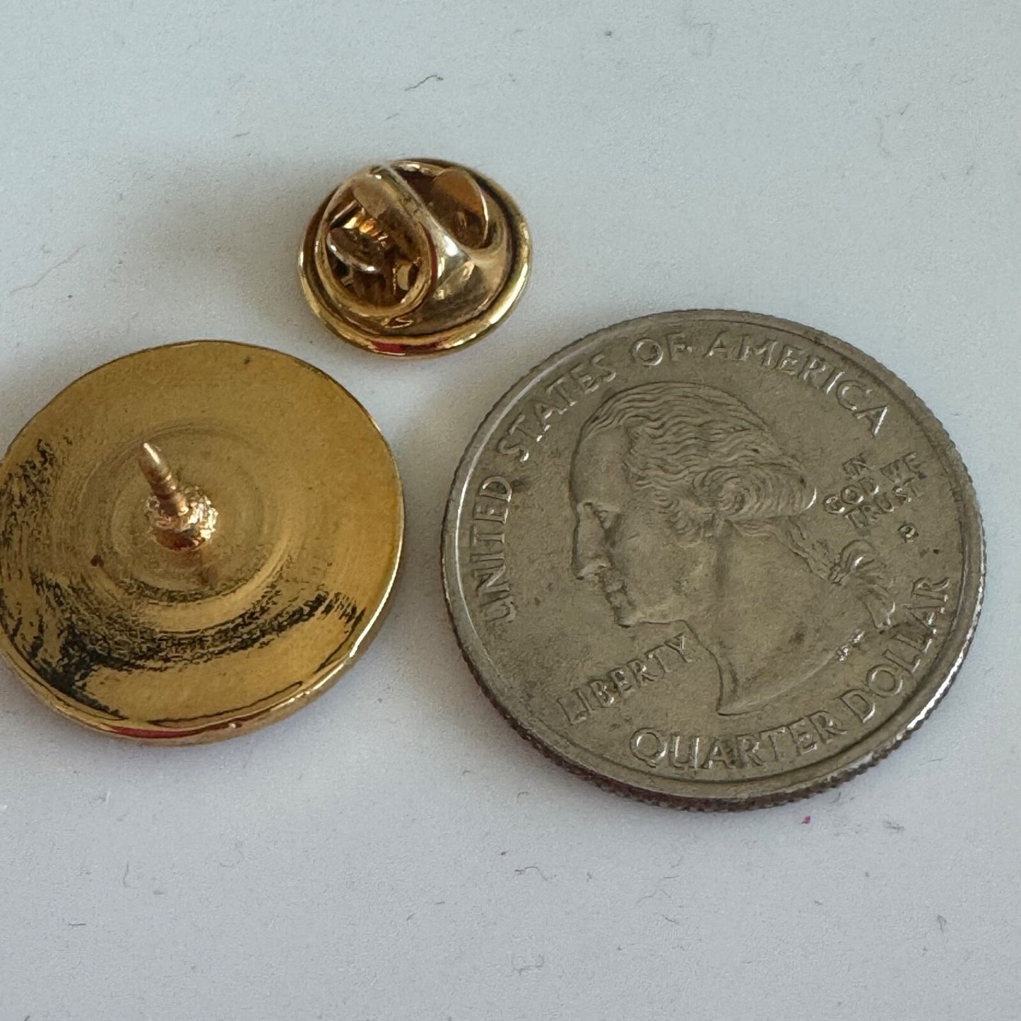 Vintage Canberra Australia Souvenir Tourist Lapel Pin Old Parliament House