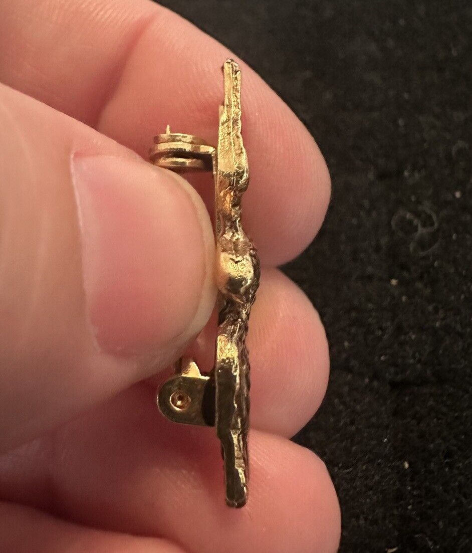 Vintage Eagle Bird Gold Tone Brooch Pin 1 1/4”