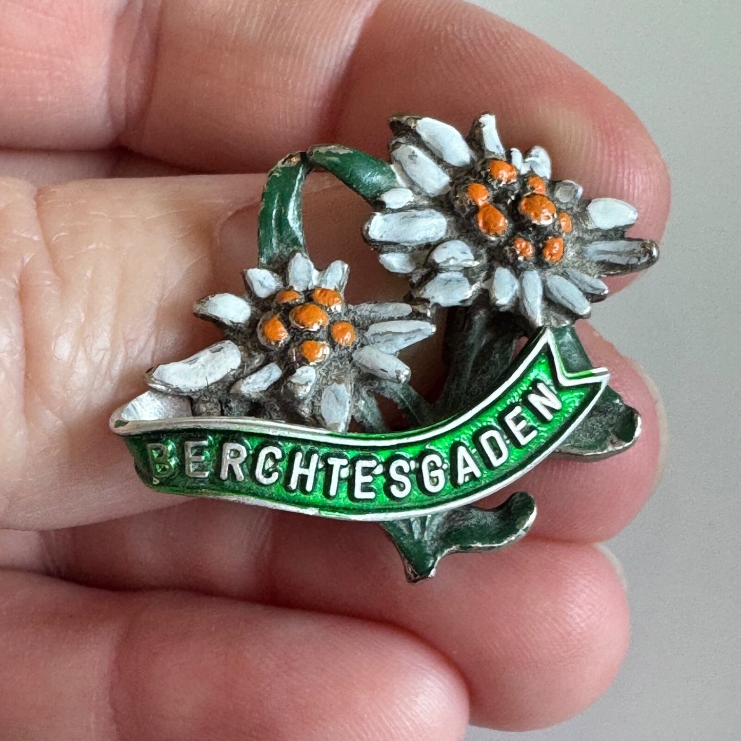Vintage Berchtesgaden Edelweiss Flower Pin – Alpine Souvenir Badge