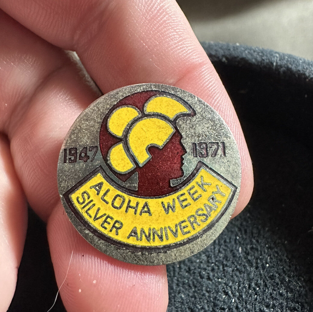 ALOHA WEEK Silver Anniversary 1947 1971 Makahiki Oahu Lapel Pin Mahiole