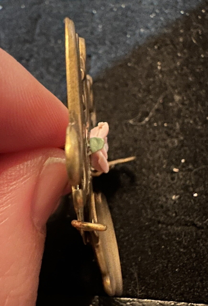 Vintage Mother Rose Tea Themed Flower Gold Tone Dangle Pin Brooch Bag Cup Pot