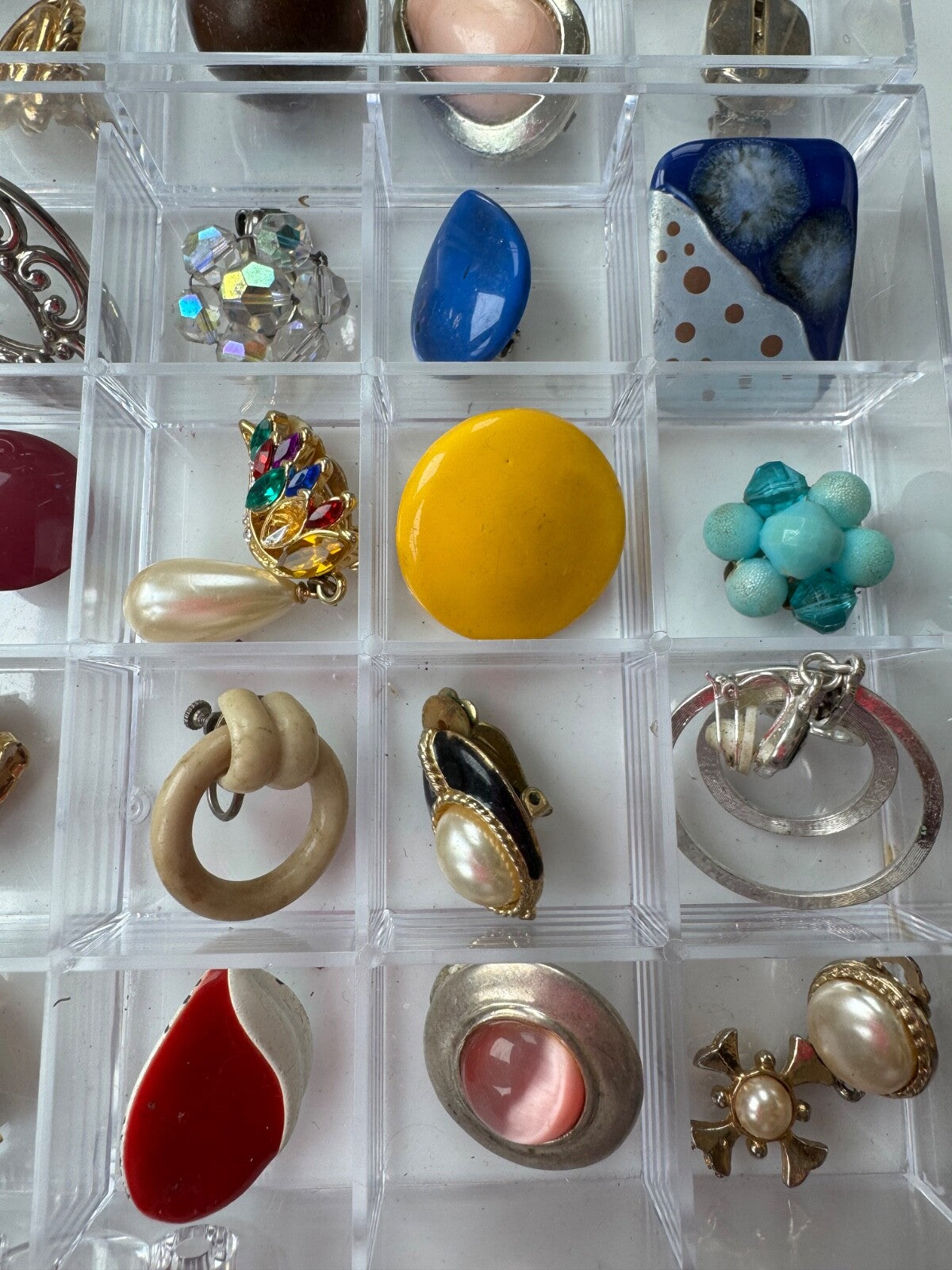 Vintage Signed & Unsigned SINGLE Clip-On Earrings Jewelry Lot Crafts/Wear 48pcs