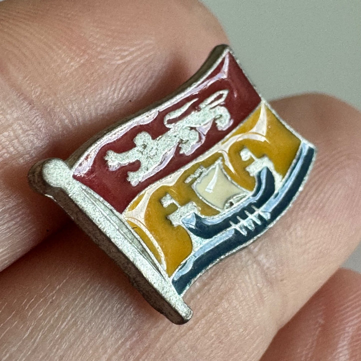 Vtg New Brunswick Canada Flag Enamel Lapel Pin Ship and Lion Design