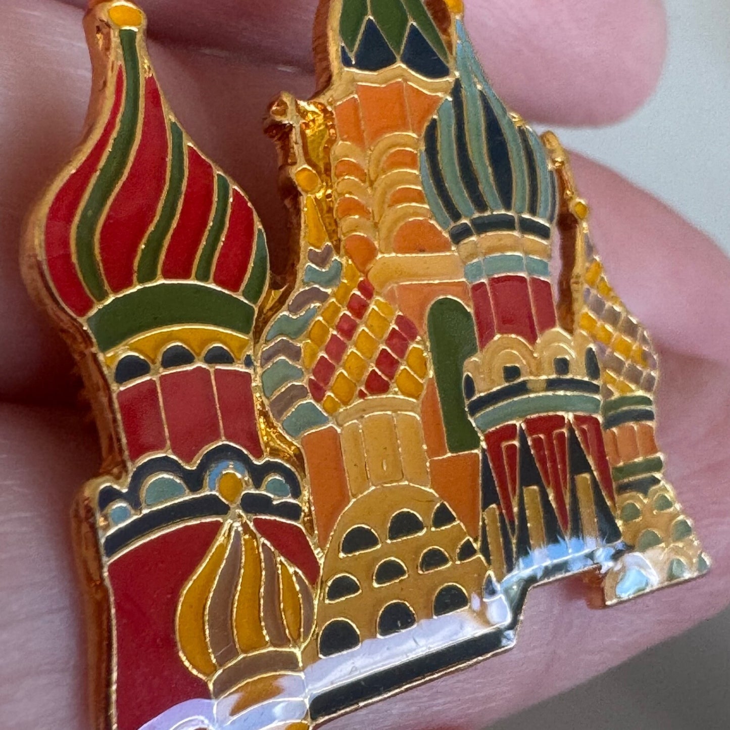 Vintage St Basils Cathedral Souvenir Tourist Lapel Pin