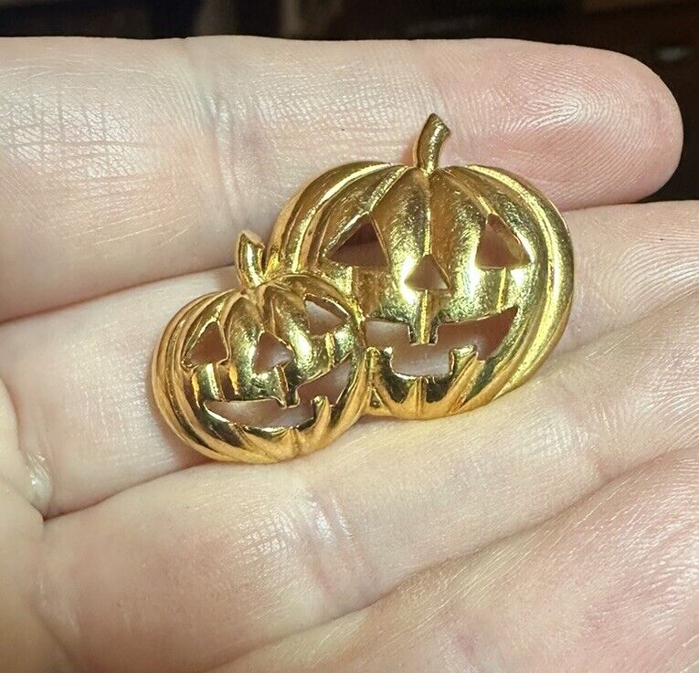 Jack-O-Lantern Halloween Brooch Vintage Avon 1990 Double Pumpkin Gold Tac Pin