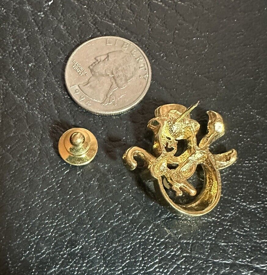 Vintage Avon Snowman Christmas Tack Pin Brooch Gold Tone Faux Pearl