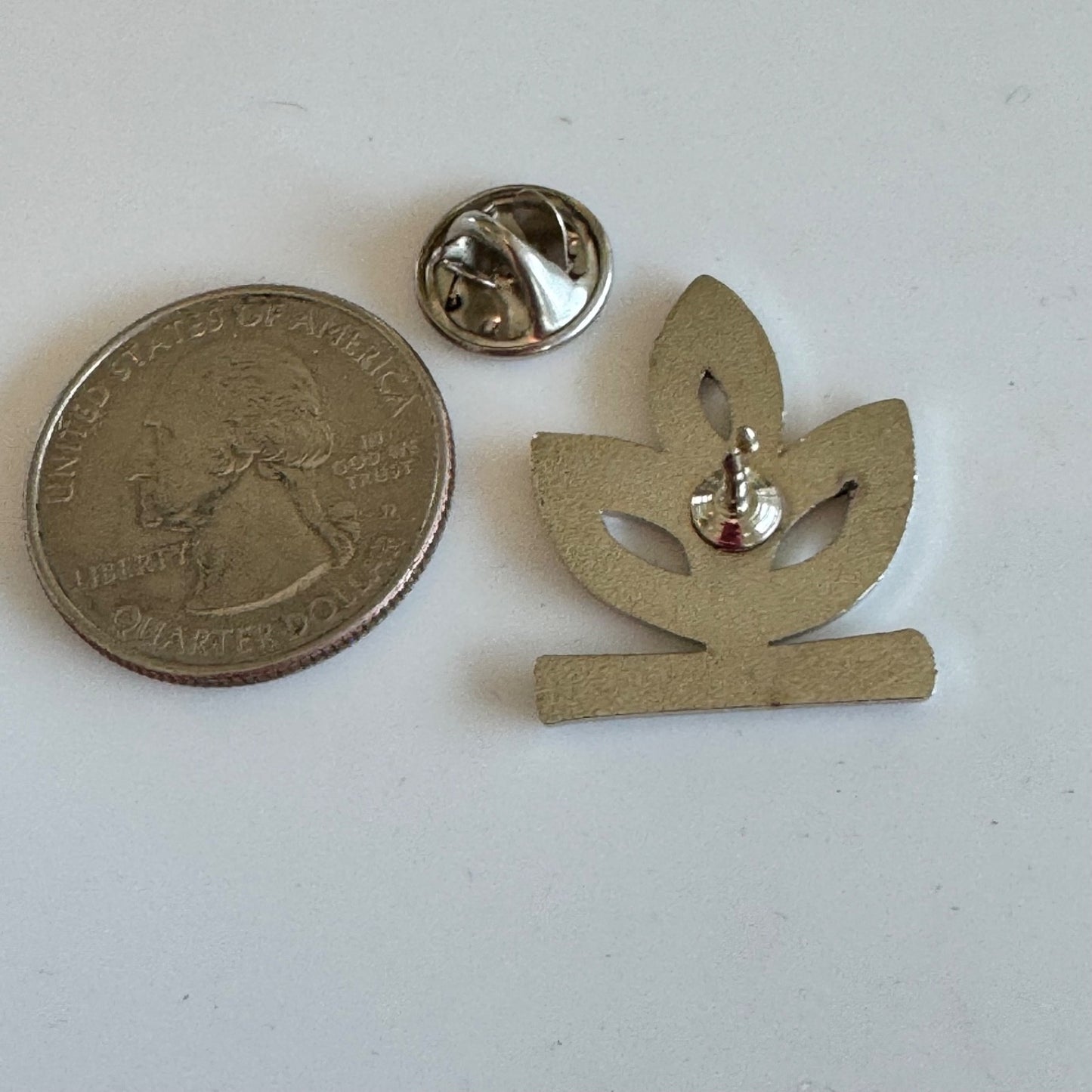 Ancestry.com Logo Green Leaf Pin – Geneology Enamel Plant Design