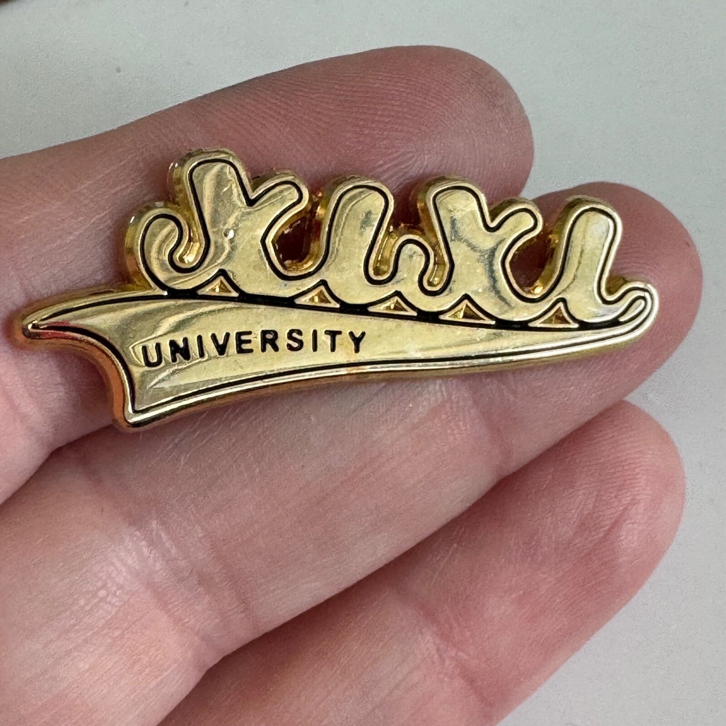 Xixi University Lapel Pin Gold Tone