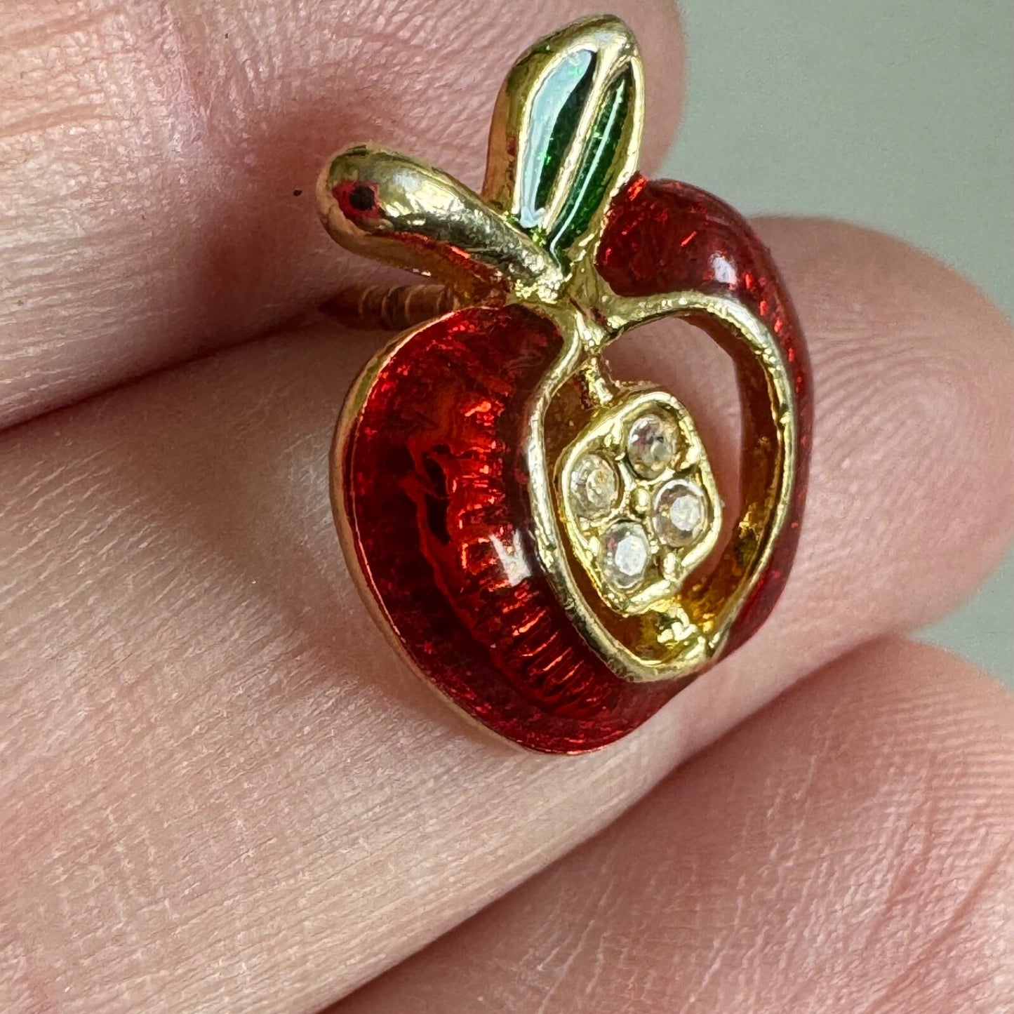 Red Apple Pin Tie Tack Brooch with Rhinestones – Enamel Fruit Pin