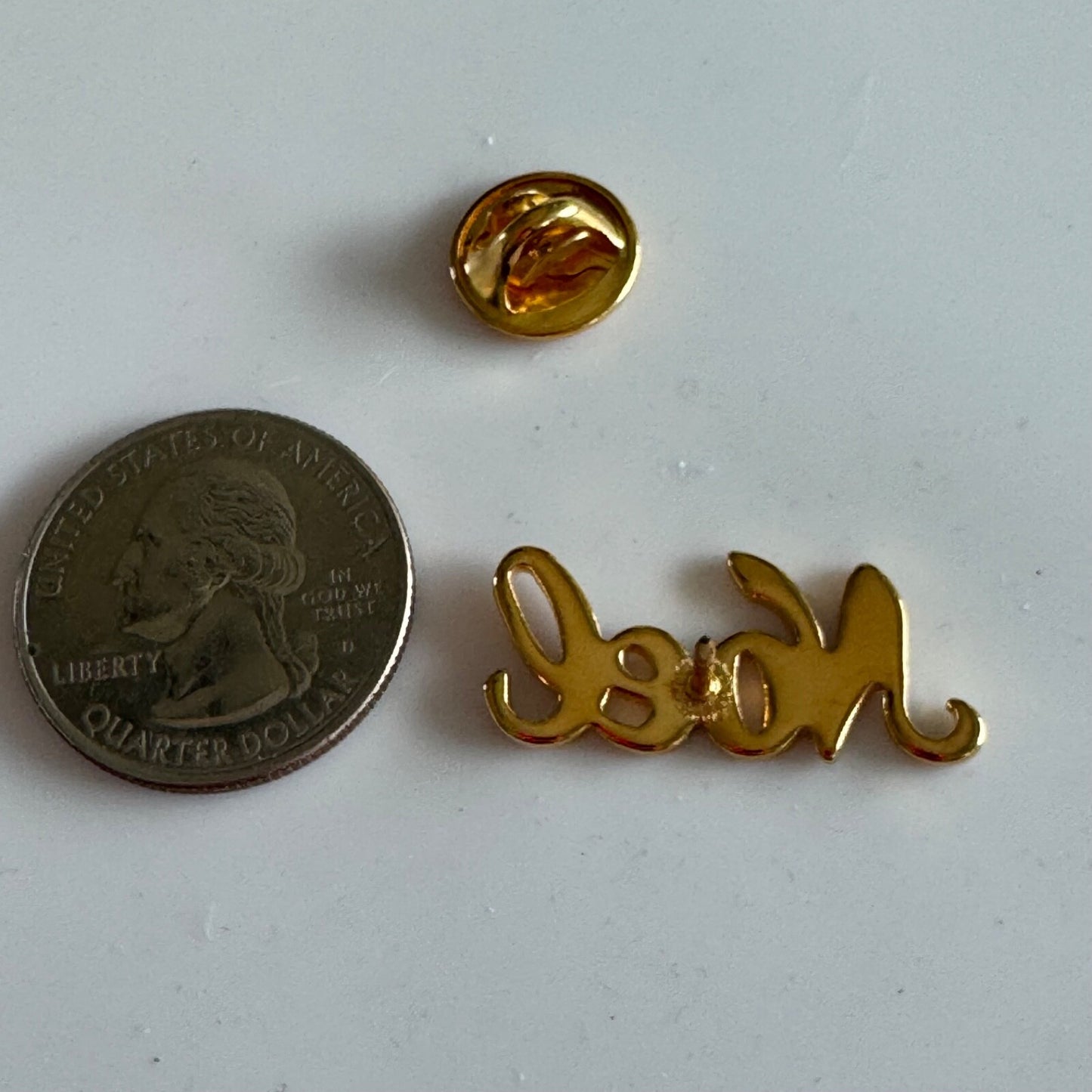 Vintage Gold NOEL Word Pin – Christmas Holiday Script Brooch