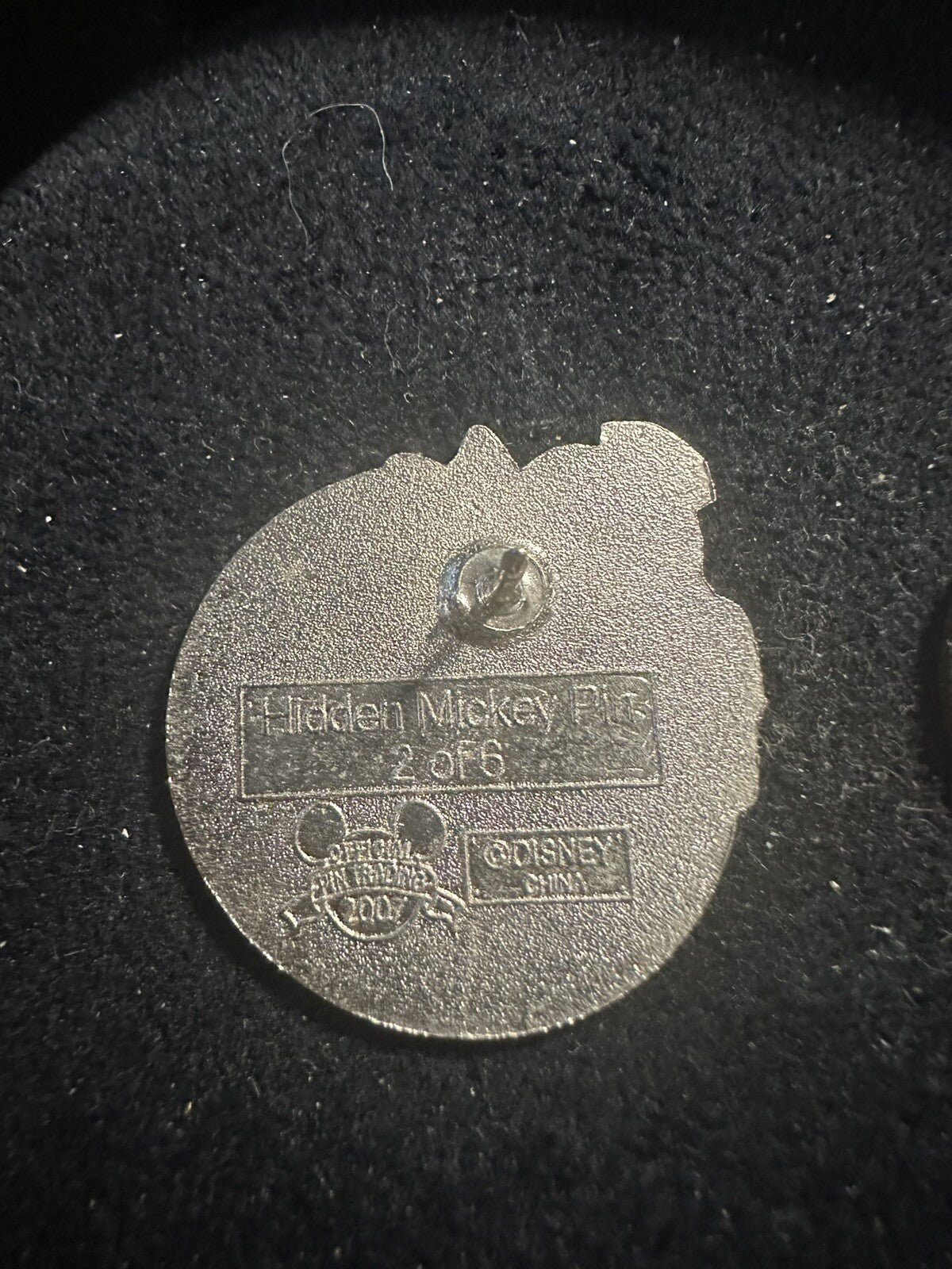 51712 DLR Pin Hidden Mickey Alice Watch Collection King Of Hearts 2007