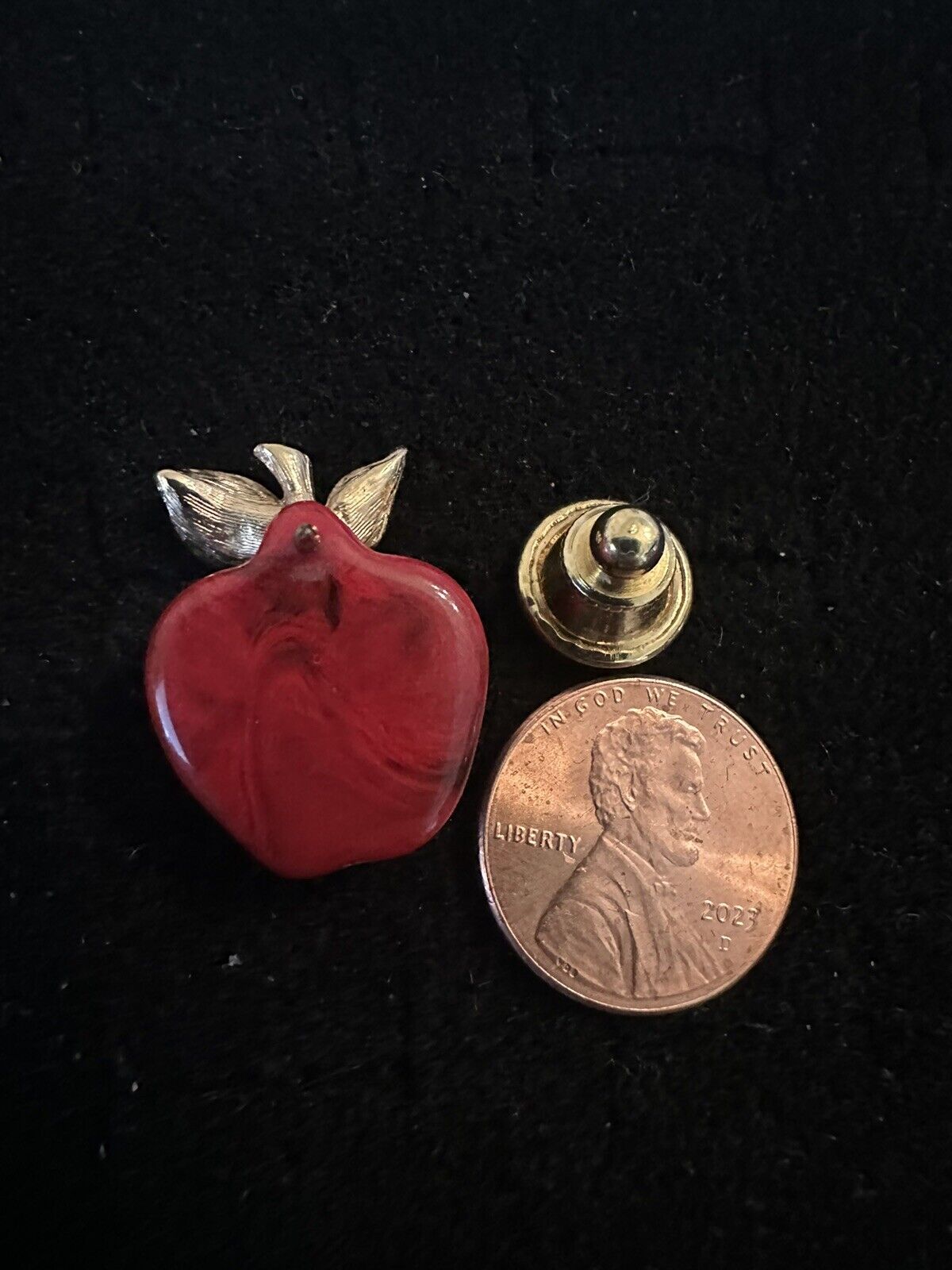 Vintage Avon Brooch Pin Small Red Gold Tone Apple 1" Costume Fashion Jewelry