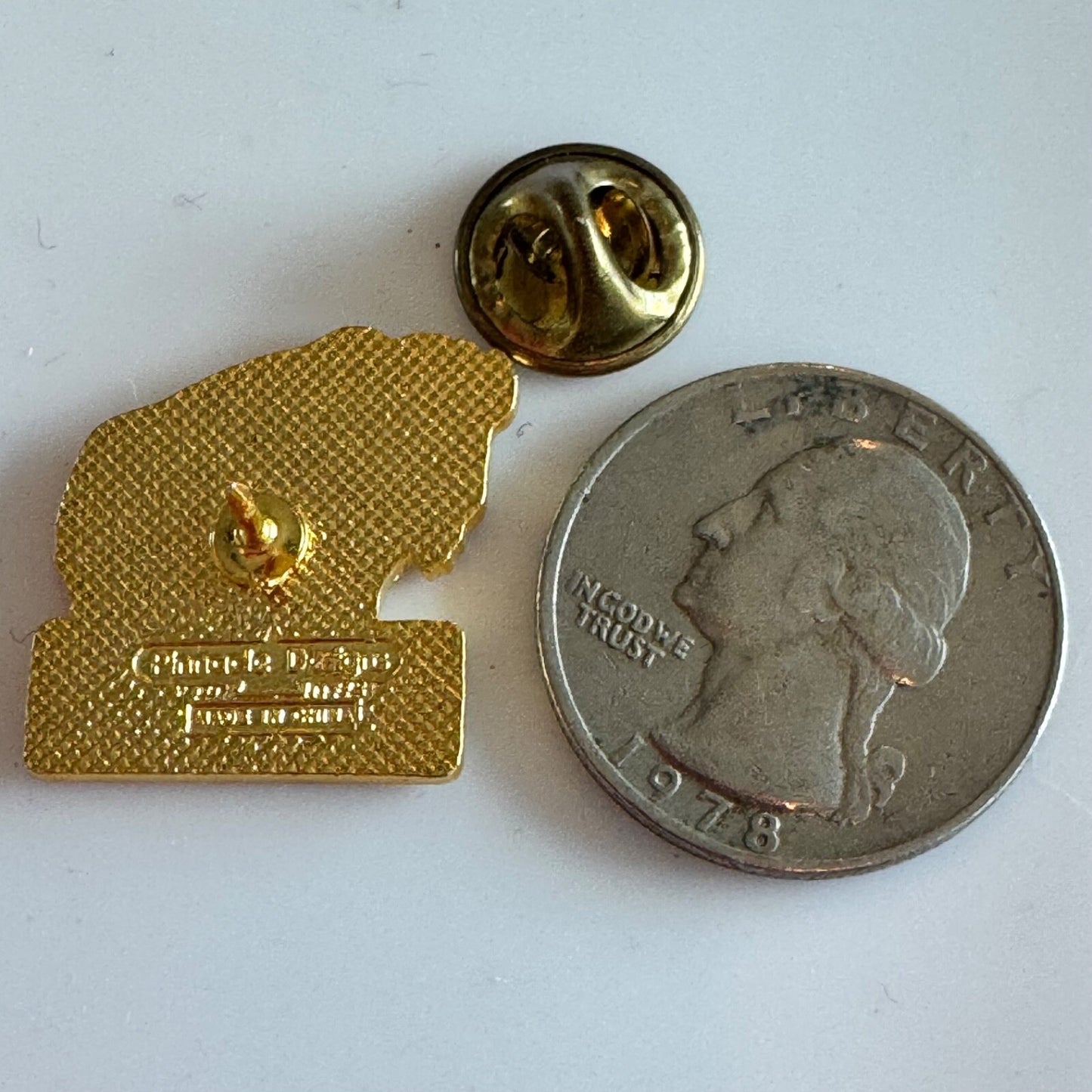 Yellowstone Bison Lapel Pin – National Park Wildlife Souvenir Pinnacle Designs