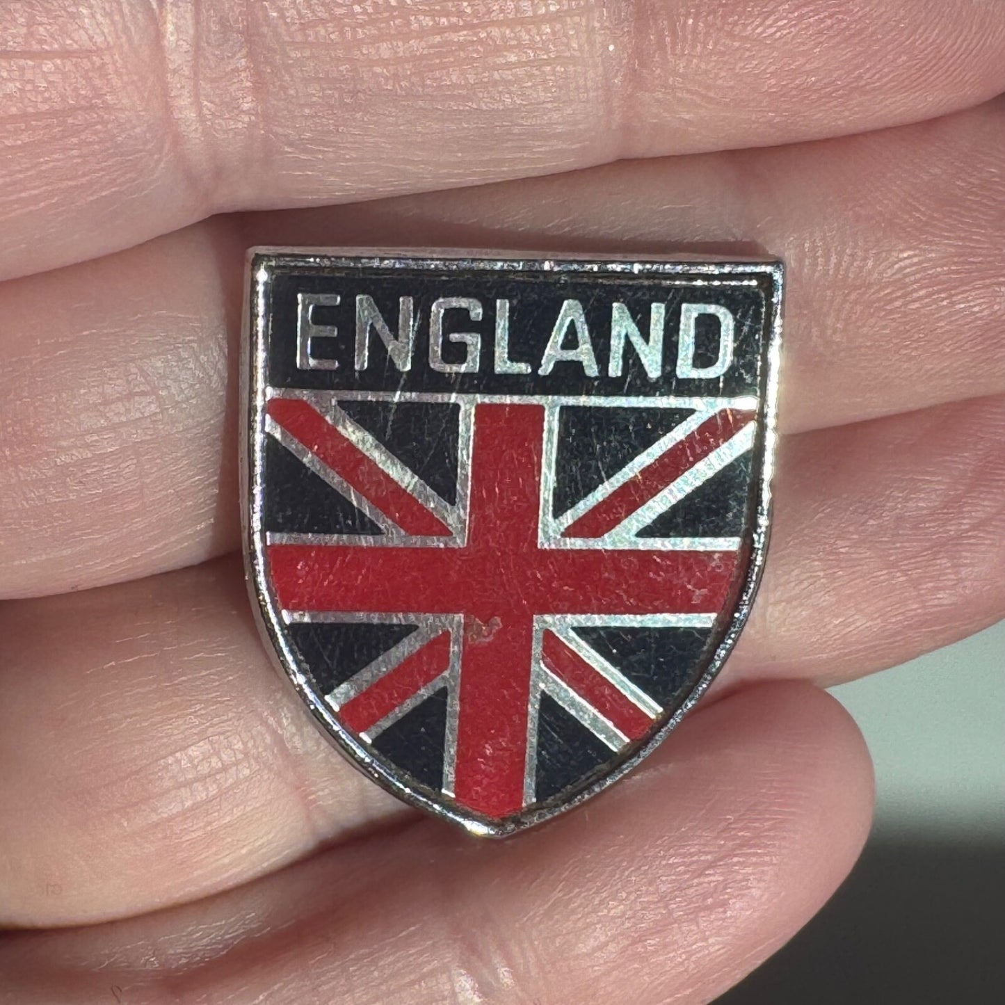 Vintage England Flag Union Jack Shield Crest Lapel Pin