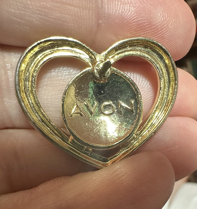 Avon World Globe In A Gold Color Metal Heart Brooch Lapel Hat Jacket Pin