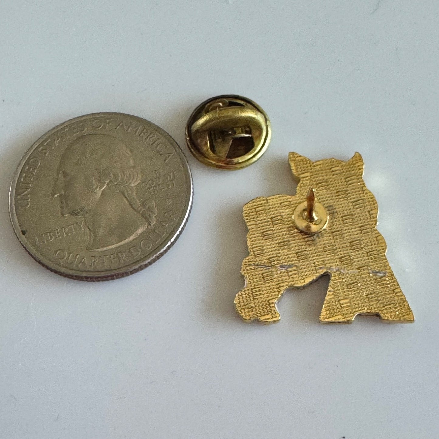 Vtg University of Arkansas Razorbacks Mascot Enamel Lapel Pin