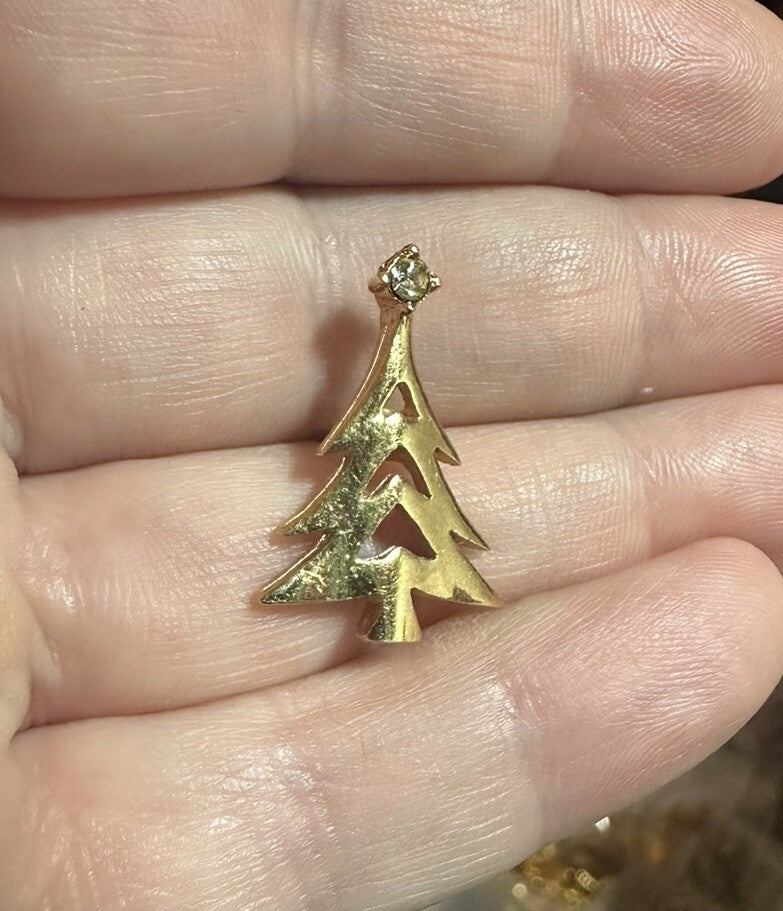 Small Avon Gold Tone Cut-out Christmas Tree Lapel Brooch Pin