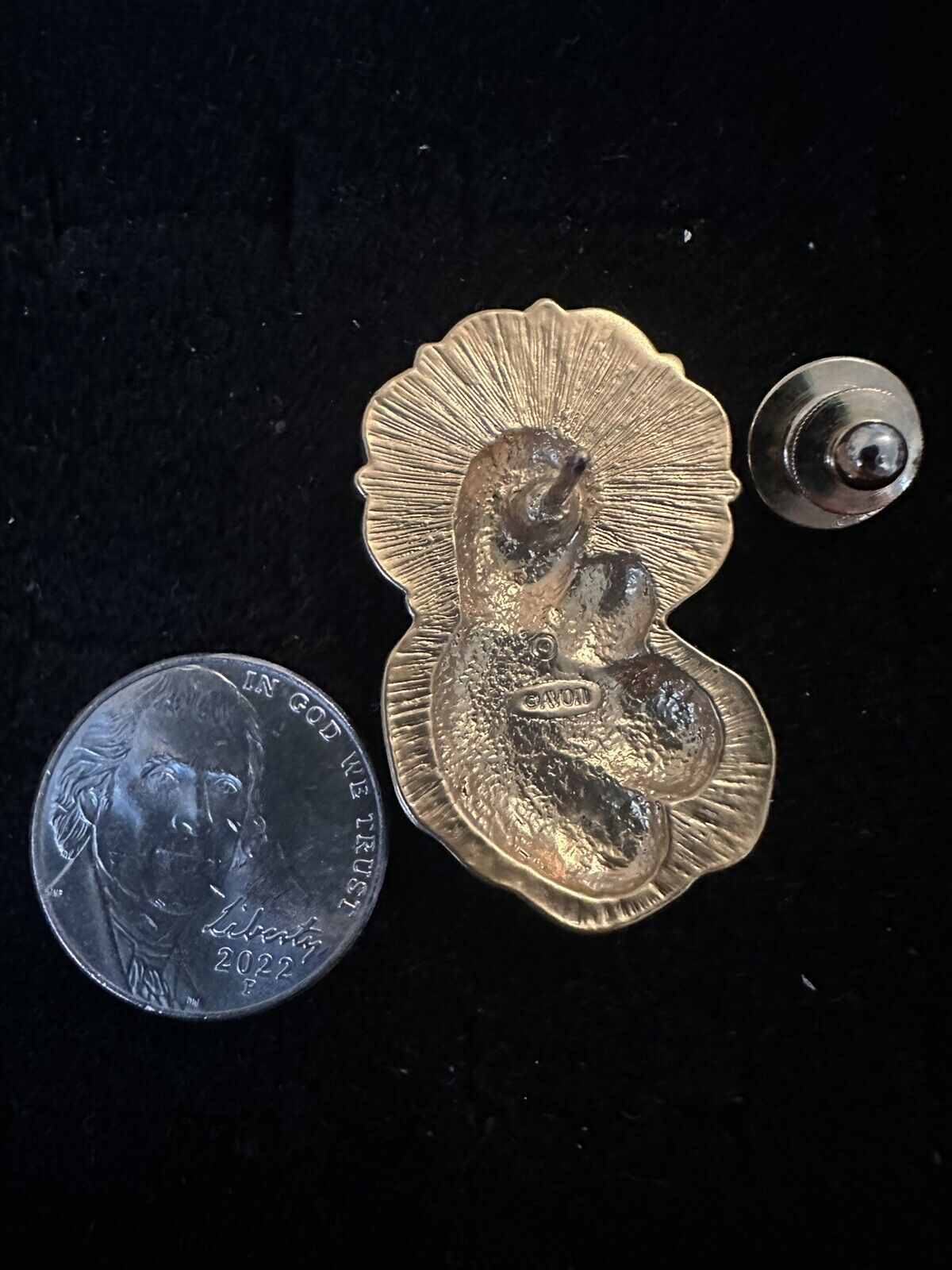 Vintage Lapel Pin Religious Avon Mother Mary Baby Jesus Signed Gold Tone Enamel