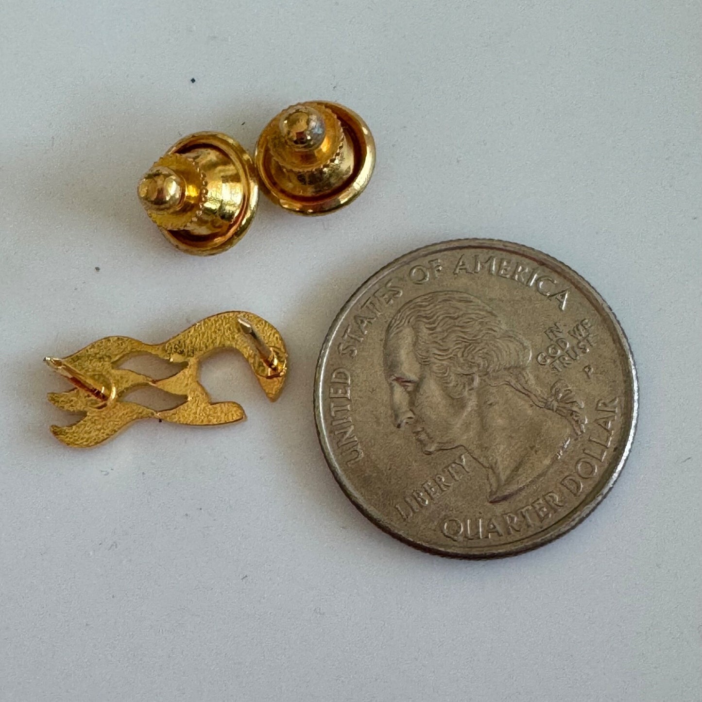 Vintage Princess Cruises Gold Waves Company Logo Lapel Pin