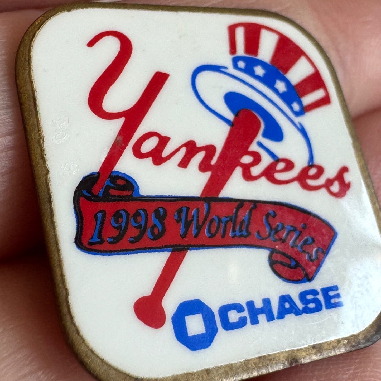 Yankees 1998 World Series Lapel Pin – Chase Bank Promotional MLB Pin