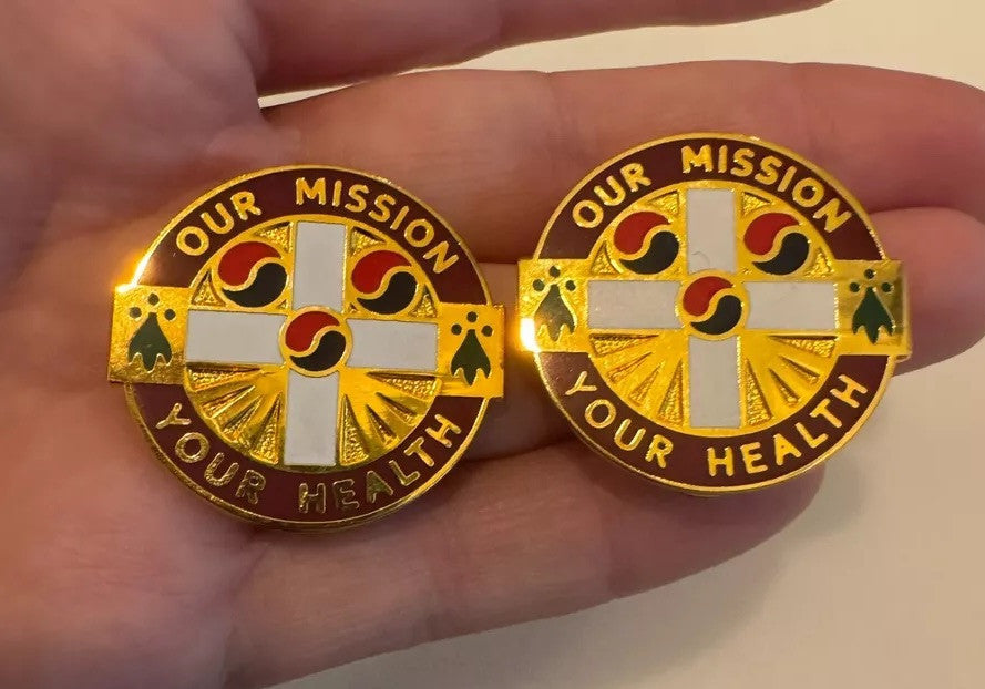121st General Hospital Army Pair of Our Mission Your Health U.S. Army DI Pin