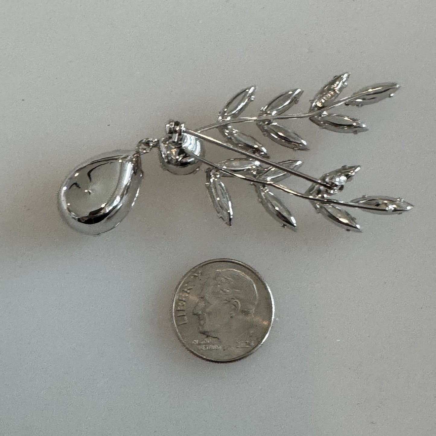Vintage Napier Signed Dangle Leaf Teardrop Brooch Pin Silver Tone Rhinestone