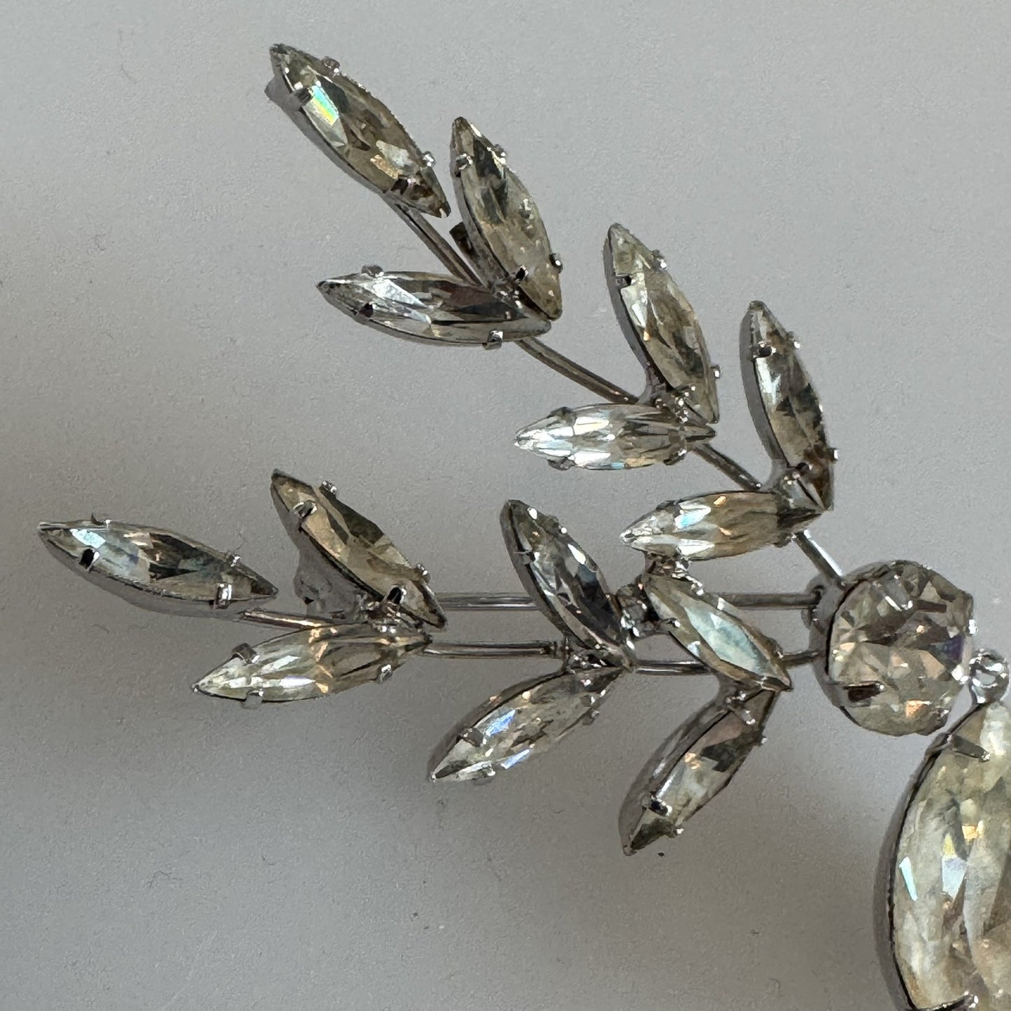 Vintage Napier Signed Dangle Leaf Teardrop Brooch Pin Silver Tone Rhinestone