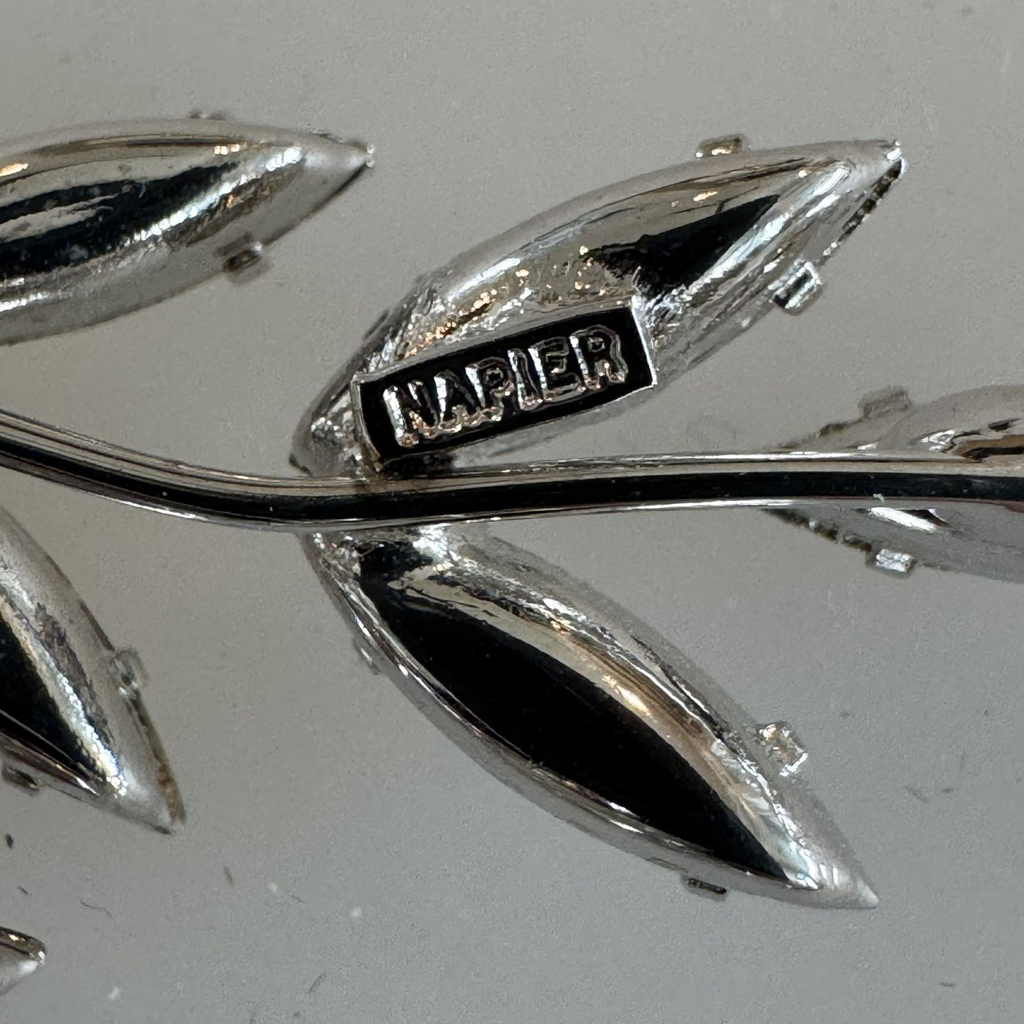 Vintage Napier Signed Dangle Leaf Teardrop Brooch Pin Silver Tone Rhinestone